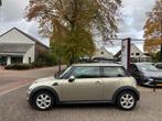 Mini MINI 1.6 COOPER D BUSINESS LINE / AIRCO / CRUISE CTR. /, Voorwielaandrijving, Gebruikt, 4 cilinders, 4 stoelen