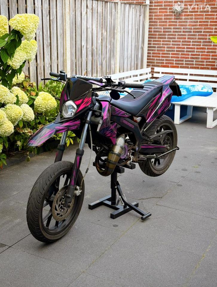 Derbi Senda SM 50cc geel kenteken, Fietsen en Brommers, Brommers | Derbi, Gebruikt, Maximaal 45 km/u, Ophalen