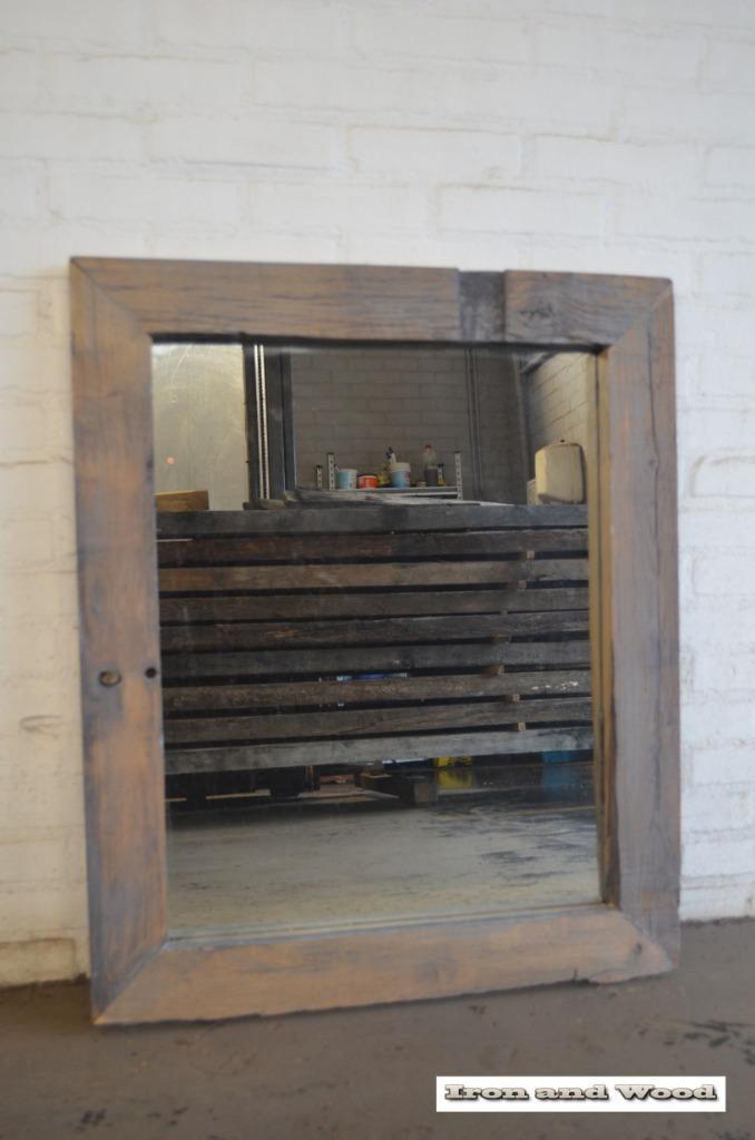 Spiegel met oude eiken wagonplanken lijst - afm: 88 x 77, Huis en Inrichting, Woonaccessoires | Spiegels, Nieuw, 75 tot 100 cm