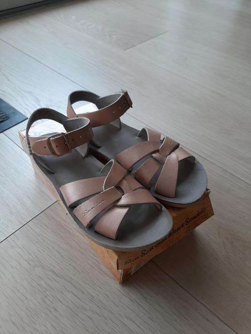 Salt water sandals ' swimmer ' rose gold mt. 11, Kinderen en Baby's, Kinderkleding | Schoenen en Sokken, Zo goed als nieuw, Overige typen