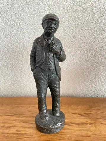 Kleine replica van “De contente mens” beschikbaar voor biedingen