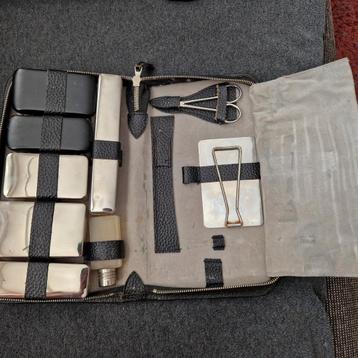 Ouderwetse heren toilettas / reis etui. 4 euro ophalen beschikbaar voor biedingen