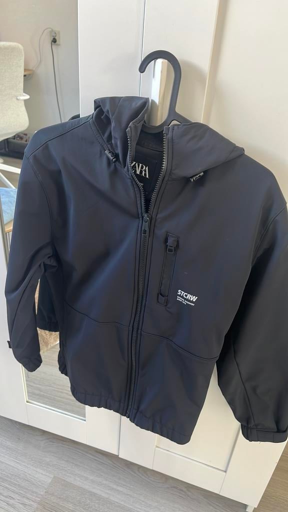 Zara jas jongens 140, Ophalen of Verzenden, Zo goed als nieuw, Overige maten, Zwart