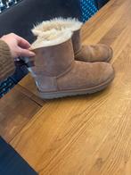 Ugg Laarzen Maat 36, Kleding | Dames, Ophalen of Verzenden, Zo goed als nieuw, Bruin, Lage of Enkellaarzen