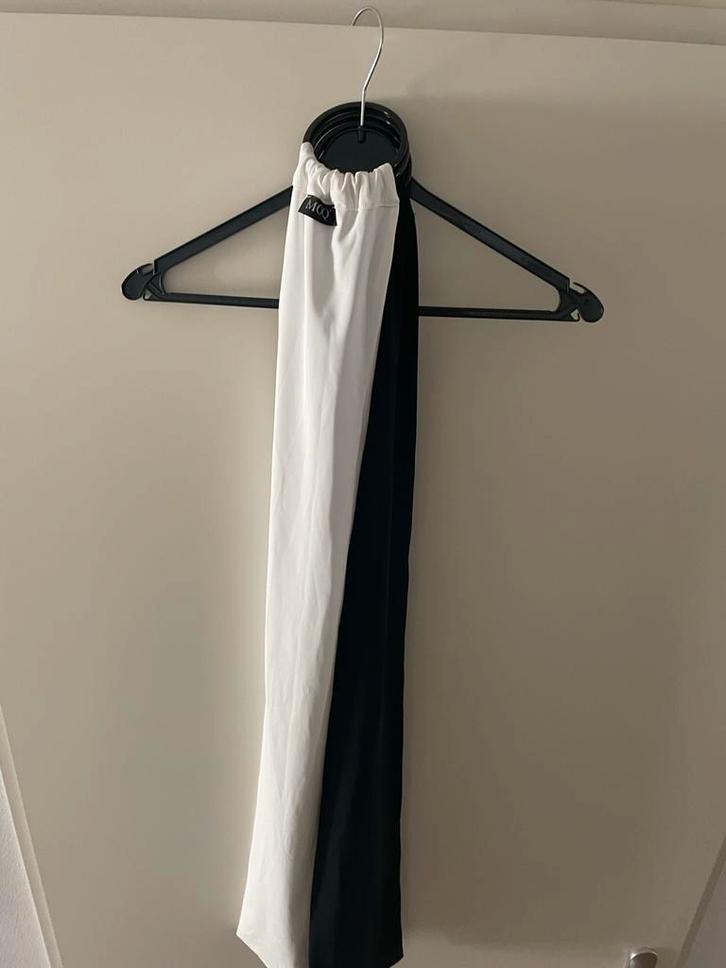 MOQ riemen zwart en wit - Stijlvol Accessoire, Kleding | Dames, Hoeden en Petten, Nieuw, One size fits all, Ophalen of Verzenden