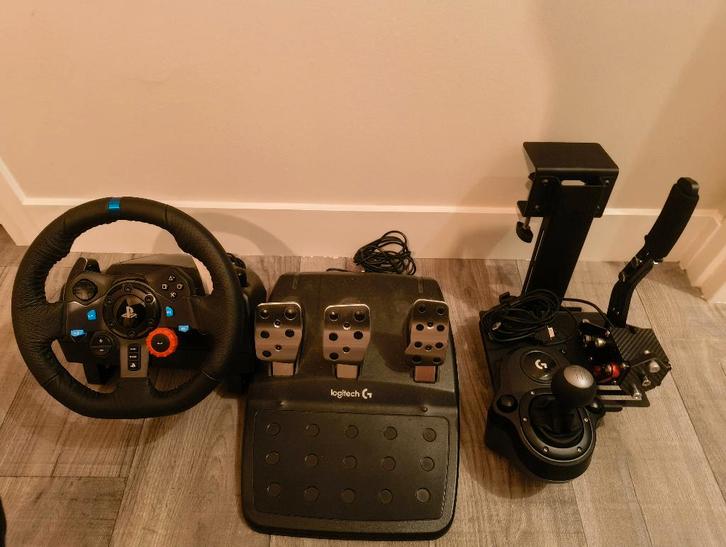 Logitech G29 Racing Wheel + Pook & Handrem, Spelcomputers en Games, Spelcomputers | Sony PlayStation Consoles | Accessoires, Zo goed als nieuw