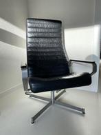 Zwart leren fauteuil van Bolia, Huis en Inrichting, Fauteuils, Ophalen, Deens, 75 tot 100 cm, Zo goed als nieuw