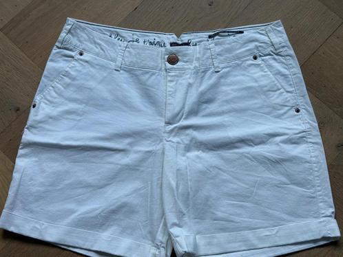 Korte broek van Bien Bleu (Je T’aime collectie) M, Kleding | Dames, Broeken en Pantalons, Zo goed als nieuw, Maat 38/40 (M), Wit
