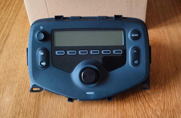 Autoradio Toyota Aygo, Peugeot 108, Citroën C1, Auto diversen, Autoradio's, Zo goed als nieuw, Ophalen of Verzenden