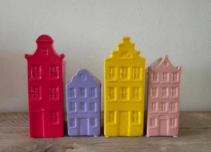 Gevelhuisjes vaasjes, Huis en Inrichting, Woonaccessoires | Vazen, Zo goed als nieuw, Overige kleuren, Minder dan 50 cm, Glas