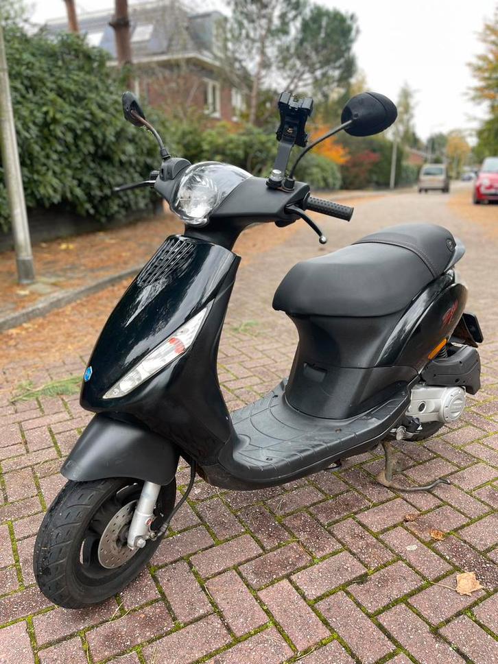 Piaggio Zip Iget 2019 snor, Fietsen en Brommers, Scooters | Piaggio, Zo goed als nieuw, Zip, Benzine, Ophalen of Verzenden