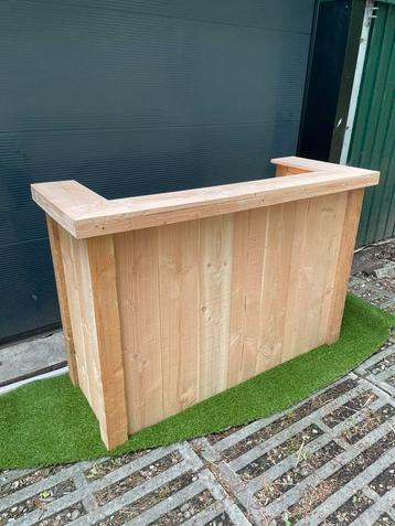 Sterke en robuuste bar of balie van douglas hout nieuw beschikbaar voor biedingen