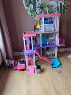 Compleet Barbiehuis met auto, fiets, paard & 20 barbies, Ophalen, Gebruikt, Poppenhuis