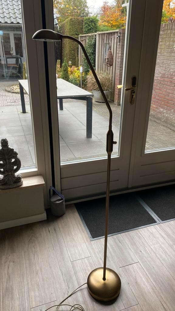 Staande flexibele leeslamp bronskleur, Huis en Inrichting, Lampen | Vloerlampen, Gebruikt, 150 tot 200 cm, Metaal, Ophalen