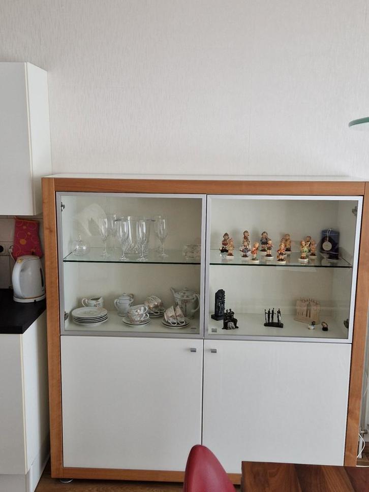 Hülsta vitrinekast ZGAN, gebroken wit, kersen, glas, metaal, Huis en Inrichting, Kasten | Vitrinekasten, Zo goed als nieuw, 150 tot 200 cm