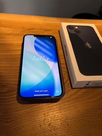 iPhone 13 128 GB - accucap. 94% IOS 26.01 beschikbaar voor biedingen