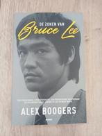 Alex Boogers - De zonen van Bruce Lee, Ophalen of Verzenden, Zo goed als nieuw, Alex Boogers