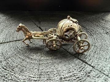 Zilveren miniatuur pompoenkoets beschikbaar voor biedingen