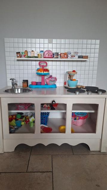 Speelkeuken met veel accessoires! beschikbaar voor biedingen