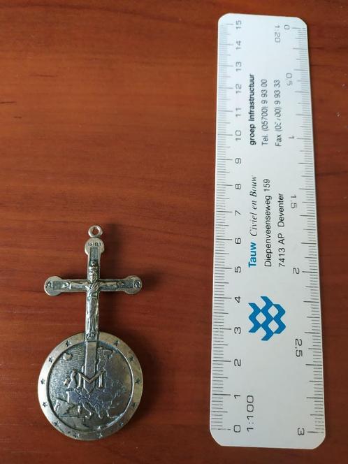 Religieus kruis hanger Christus Europa, Antiek en Kunst, Antiek | Religie, Ophalen of Verzenden