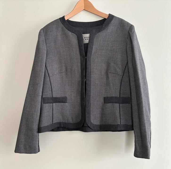 Weill Jasje Maat 42/44, Kleding | Dames, Jasjes, Kostuums en Pakken, Zo goed als nieuw, Jasje, Maat 38/40 (M), Grijs, Ophalen of Verzenden