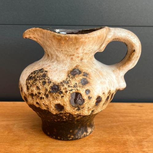 Vintage fatlava West-Germany vaasje met oor, Huis en Inrichting, Woonaccessoires | Vazen, Zo goed als nieuw, Overige kleuren, Minder dan 50 cm