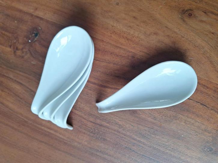 Set van 4 witte amuselepels – porselein 

Breng extra s, Diversen, Kerst, Zo goed als nieuw, Ophalen of Verzenden