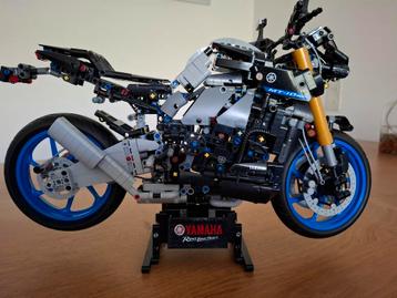 Lego Technic BMW M1000RR en Yamaha MT10SP beschikbaar voor biedingen