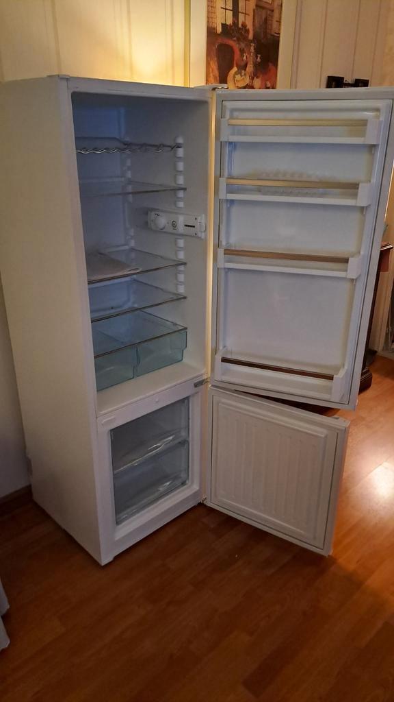 Te koop: Liebherr koelkast, Witgoed en Apparatuur, Koelkasten en IJskasten, Met aparte vriezer, 200 liter of meer, 160 cm of meer