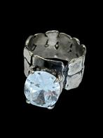 Modernistische Design Ring facetgeslepen Kristal steen, 18 tot 19, Verzenden, ., Zo goed als nieuw