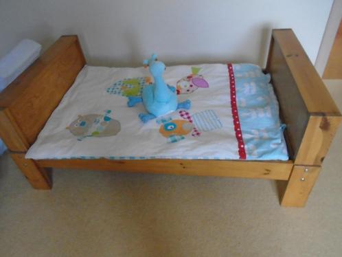 Massief grenen houten omvormbaar kinderbed+matrasjes, Kinderen en Baby's, Kinderkamer | Bedden, Gebruikt, 180 cm of meer, 70 tot 85 cm