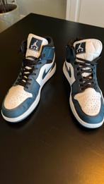 Nike Air Jordan 1 mid blauw wit zwart maat 44, Nike Air Jordan, Zo goed als nieuw, Sneakers of Gympen, Ophalen