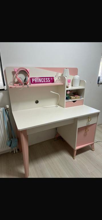 Leuke bureau meisje tienerkamer roze wit goud 120x137 beschikbaar voor biedingen
