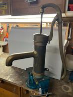 Antieke waterpomp, Ophalen