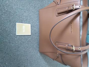Michael Kors Voyager medium beschikbaar voor biedingen