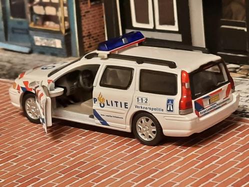 Volvo V70 Politiewagen van de KLP .  Model nieuw in doos. Bi, Hobby en Vrije tijd, Modelauto's | 1:43, Nieuw, Auto, Overige merken