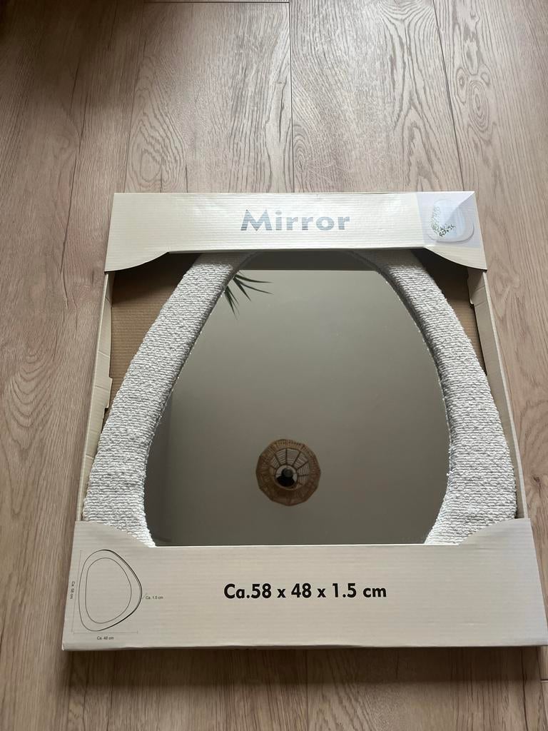 Nieuwe spiegel met teddy omlijsting in doos, Huis en Inrichting, Woonaccessoires | Spiegels, Ophalen, Nieuw, Minder dan 100 cm