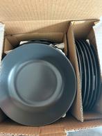 24 delig donkergrijs mat servies in doos van IKEA, Huis en Inrichting, Keuken | Servies, Ophalen, Gebruikt, Overige stijlen, Bord(en)