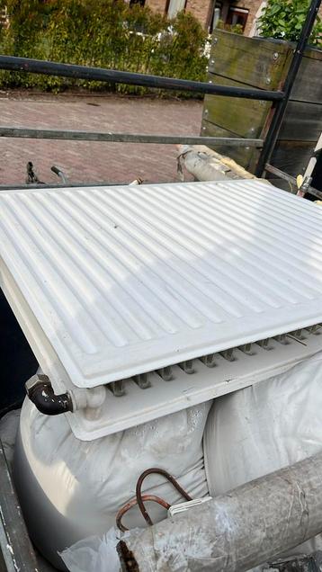 Radiator 80 x 96 x 9,5 cm beschikbaar voor biedingen