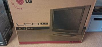 LG TELEVISIE IN MOOIE NETTE STAAT.  beschikbaar voor biedingen