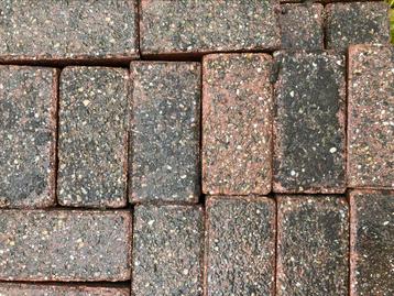 Gratis betonklinkers beschikbaar voor biedingen