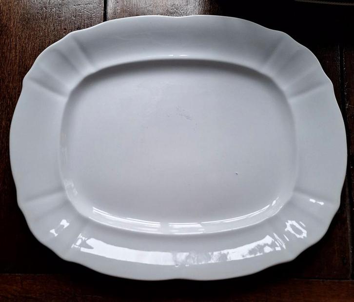 Petrus Regout Wellington schaal, gedateerd 1876 - 44.5 cm, Antiek en Kunst, Antiek | Schalen, Ophalen of Verzenden