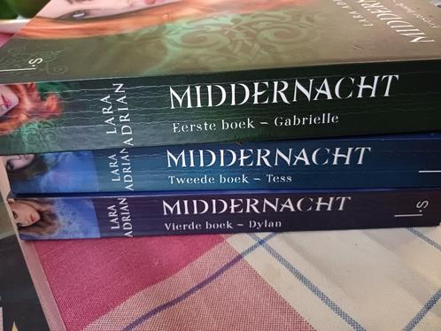 Lara Adrian. Middernacht deel 1,2 en 4., Boeken, Chicklit, Gelezen, Ophalen