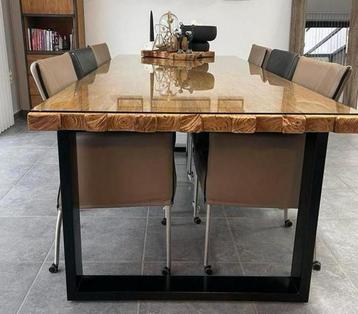 Industriële robuust Teakhout eettafel 244cm inc glasplaat beschikbaar voor biedingen
