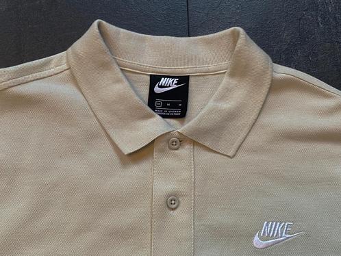 Nieuw - beige polo Nike M, Kleding | Heren, Polo's, Nieuw, Maat 48/50 (M), Beige, Ophalen of Verzenden