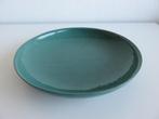 Handgemaakte geglazuurde blauwgroene keramieken schaal 27 cm, Porselein of Keramiek, Schaal, Rond, Ophalen of Verzenden