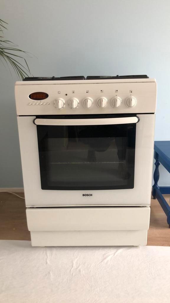 Bosch- 4 pits gasfornuis en elektrische oven, Witgoed en Apparatuur, Fornuizen, Gebruikt, Vrijstaand, Gas, 4 kookzones, 85 tot 90 cm