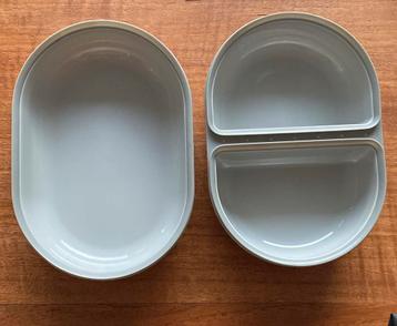 Twee voerbakken voor de Surefeed beschikbaar voor biedingen