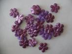 NR 6: Partij 32 paars effen satijnen bloemen 35 mm, Hobby en Vrije tijd, Ophalen of Verzenden, Nieuw