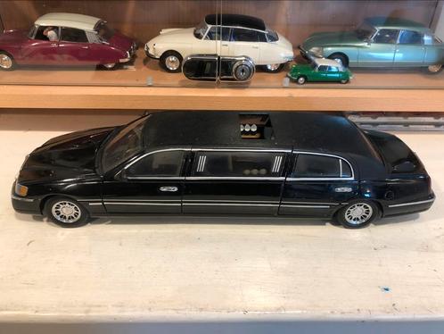 1:18 Lincoln Town Car Limo 2003 Sun Star Zwart, Hobby en Vrije tijd, Modelauto's | 1:18, Gebruikt, Auto, Sun Star, Ophalen of Verzenden